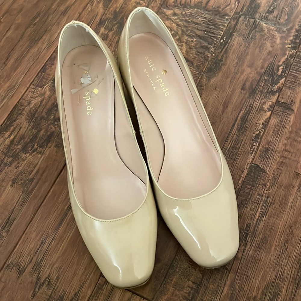 Kate spade nude color patent pumps size 5